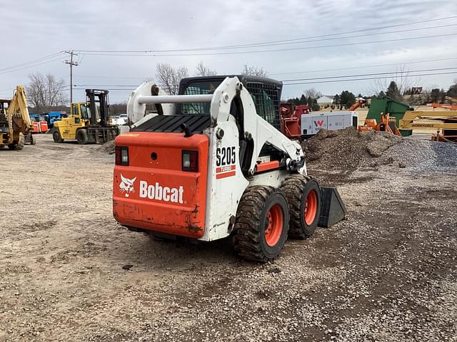 Image of Bobcat S205 equipment image 3