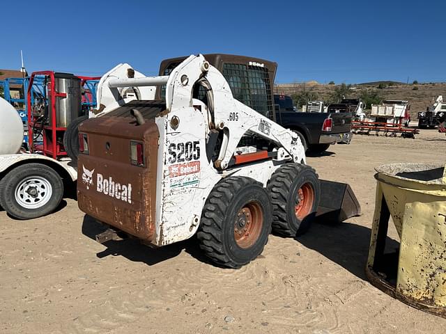 Image of Bobcat S205 equipment image 3