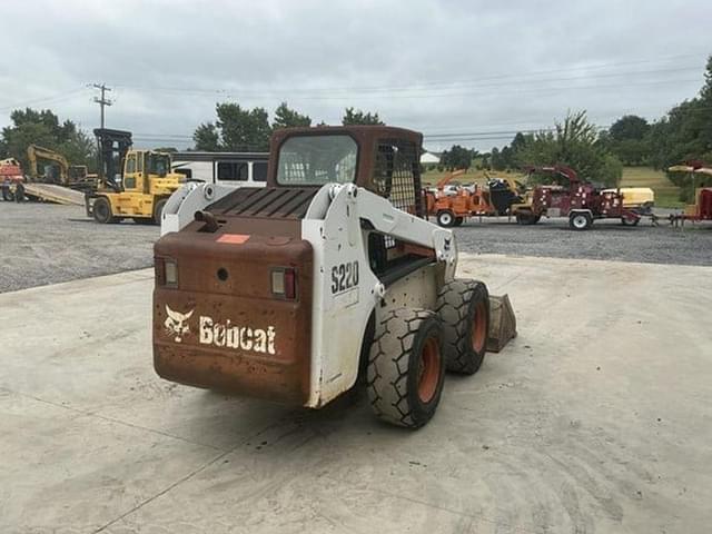Image of Bobcat S220 equipment image 3