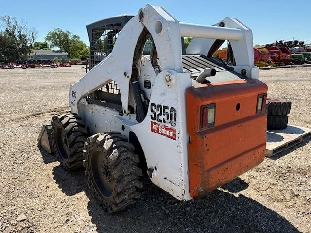 Image of Bobcat S250 equipment image 1