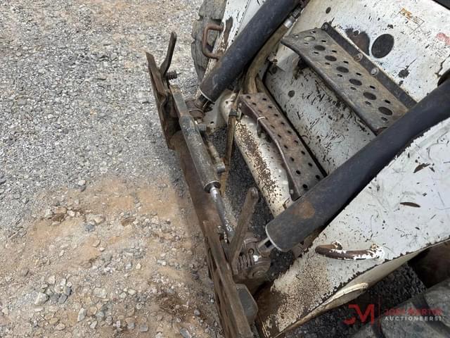 Image of Bobcat S250 equipment image 3