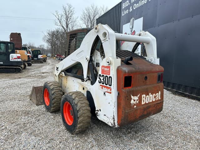 Image of Bobcat S300 equipment image 1