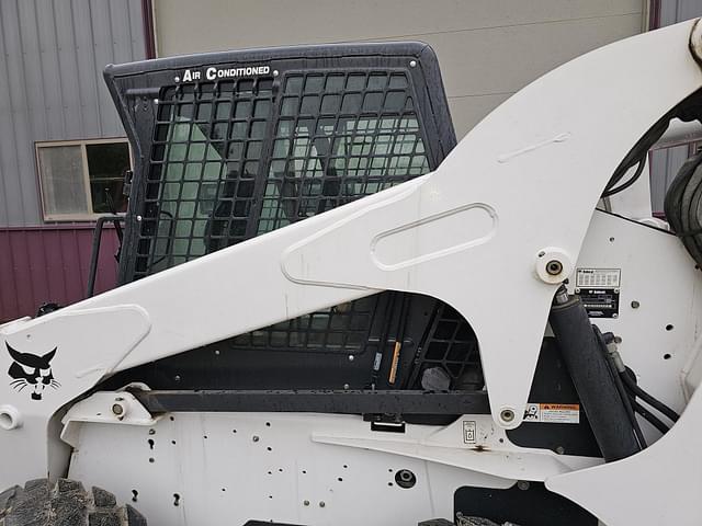 Image of Bobcat S300 equipment image 3