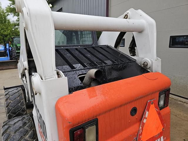 Image of Bobcat S300 equipment image 4