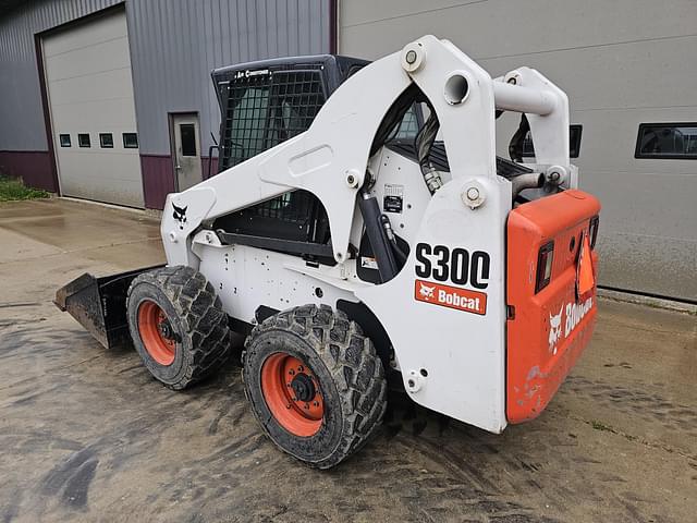 Image of Bobcat S300 equipment image 2