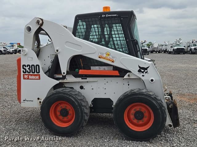 Image of Bobcat S300 equipment image 3