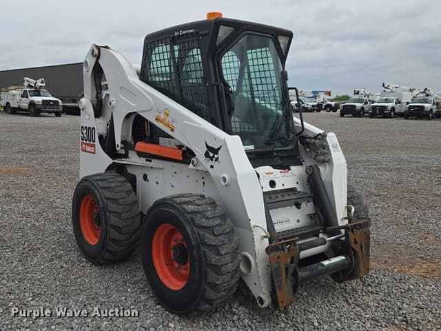 Image of Bobcat S300 equipment image 2