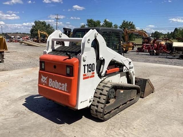 Image of Bobcat T190 equipment image 3