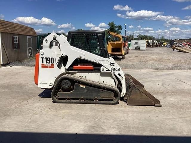 Image of Bobcat T190 equipment image 4