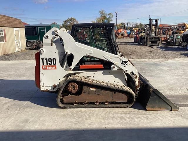 Image of Bobcat T190 equipment image 4