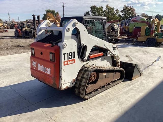 Image of Bobcat T190 equipment image 3