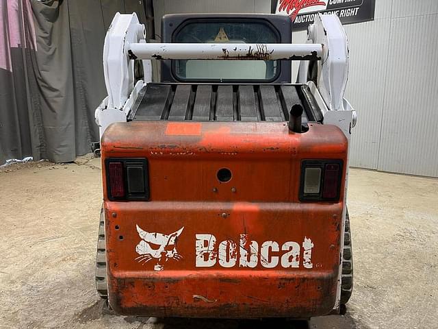 Image of Bobcat T190 equipment image 3