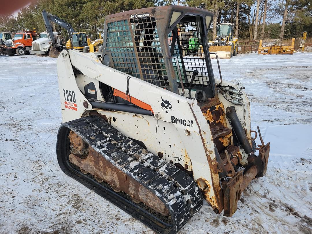 Image of Bobcat T250 Primary image