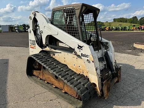 Image of Bobcat T300 equipment image 3