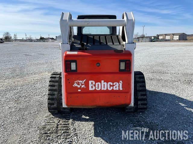 Image of Bobcat T300 equipment image 2