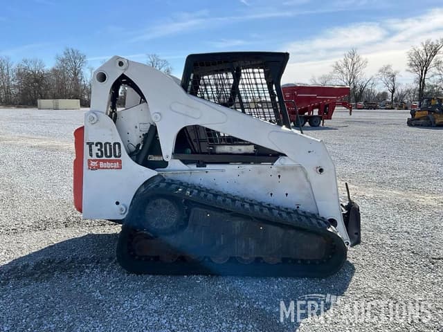 Image of Bobcat T300 equipment image 4