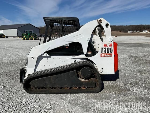 Image of Bobcat T300 equipment image 1