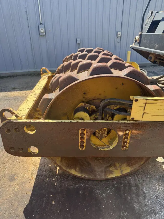 Image of Bomag BW177PDH-3 equipment image 4