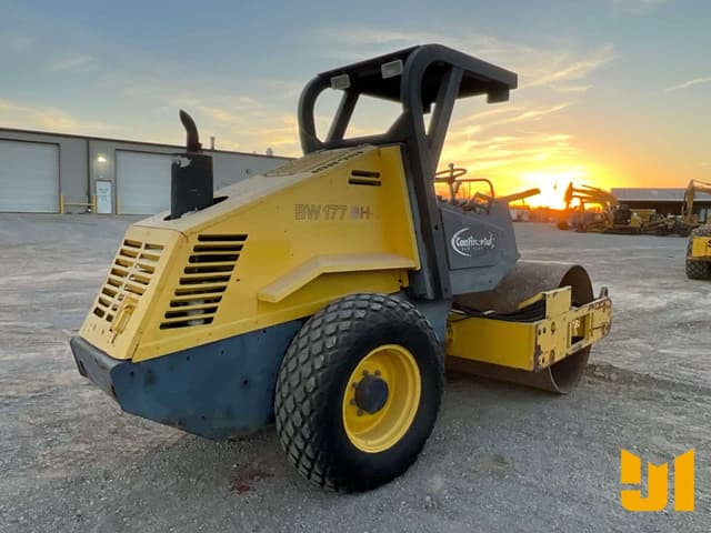 Image of Bomag BW177DH-3 equipment image 4