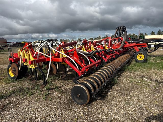 Image of Bourgault 5710 equipment image 2