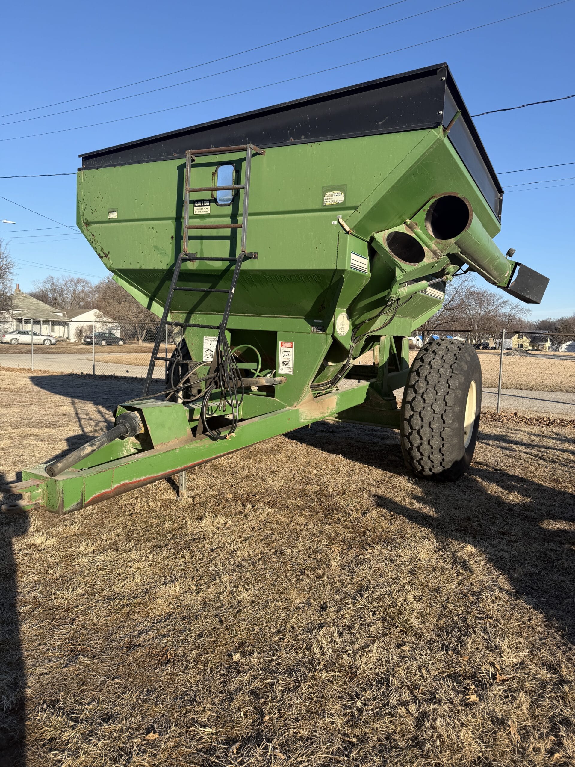 2006 Brent 472 Equipment Image0