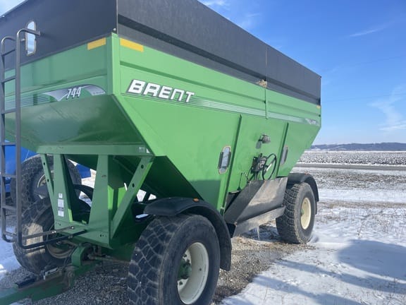 2006 Brent 744 Equipment Image0