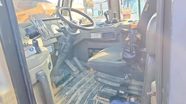 Image of Case 330 equipment image 4