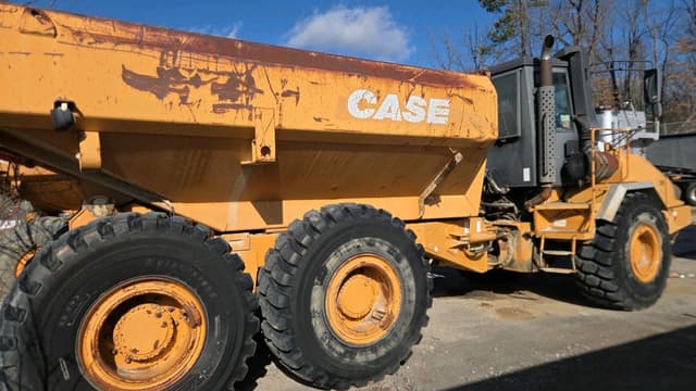 Image of Case 330 equipment image 1