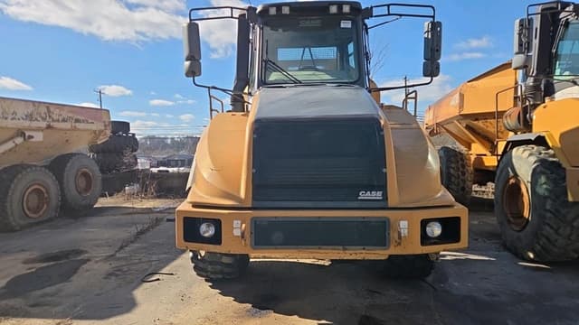 Image of Case 330 equipment image 2