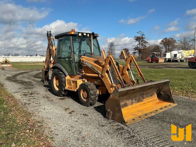 Image of Case 580 Super M Series 2 equipment image 2