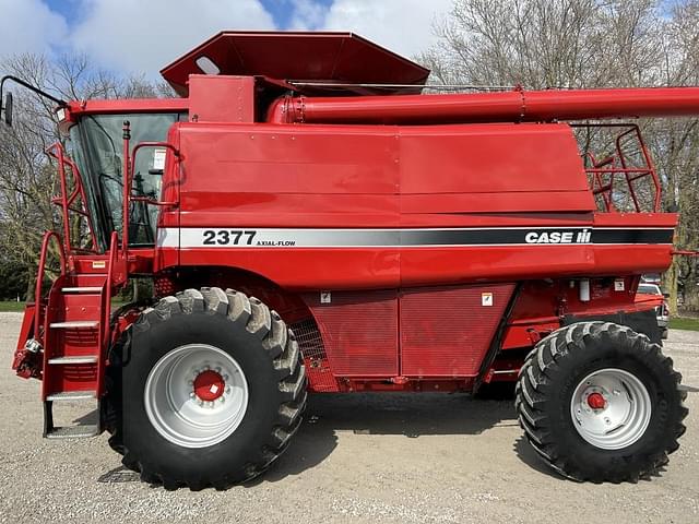 Image of Case IH 2377 equipment image 2