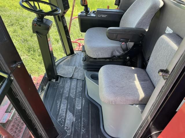 Image of Case IH 2388 equipment image 3
