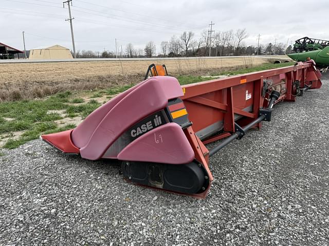 Image of Case IH 2412 equipment image 2