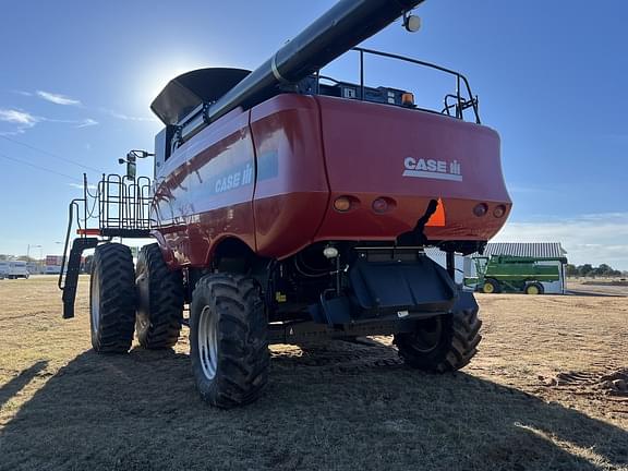 Image of Case IH 8010 equipment image 3