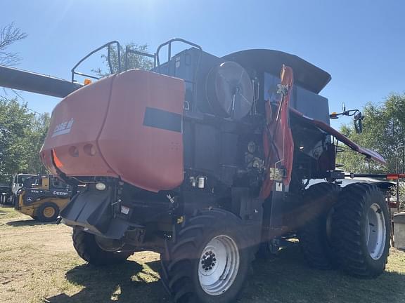 Image of Case IH 8010 equipment image 4