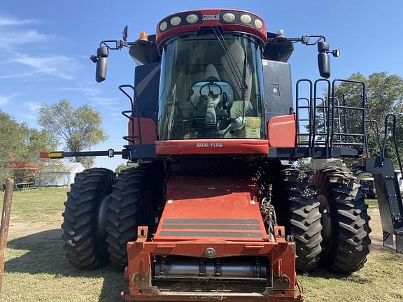 Image of Case IH 8010 equipment image 1