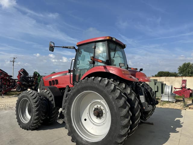 Image of Case IH Magnum 275 equipment image 4