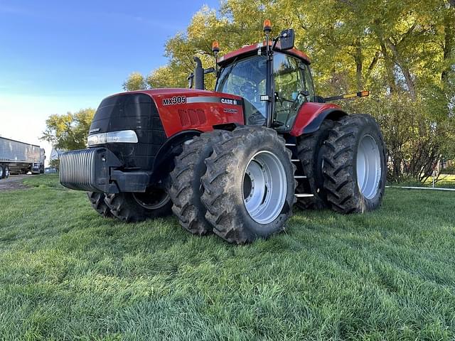 Image of Case IH Magnum 305 equipment image 1