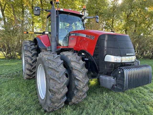 Image of Case IH Magnum 305 equipment image 2