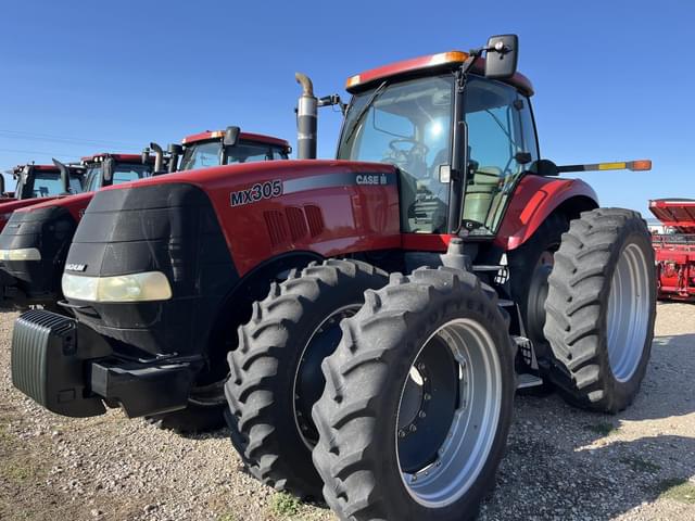 Image of Case IH Magnum 305 equipment image 3