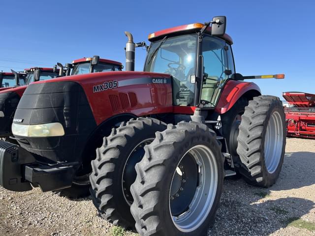 Image of Case IH Magnum 305 equipment image 1