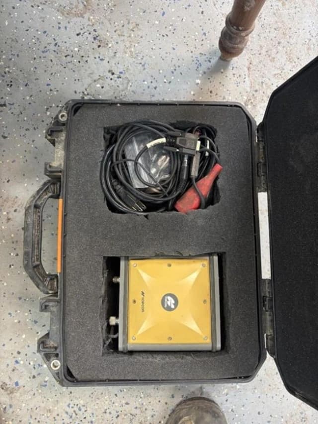 Image of Case IH Magnum 305 equipment image 1