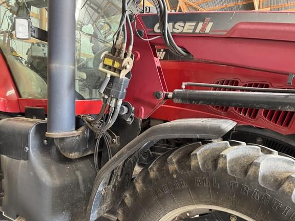 Image of Case IH MX215 equipment image 1