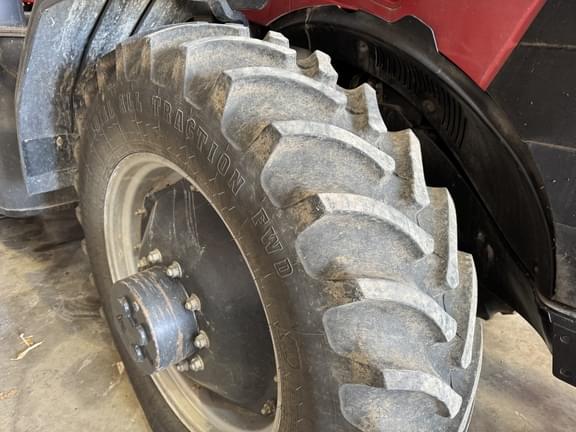 Image of Case IH MX215 equipment image 2