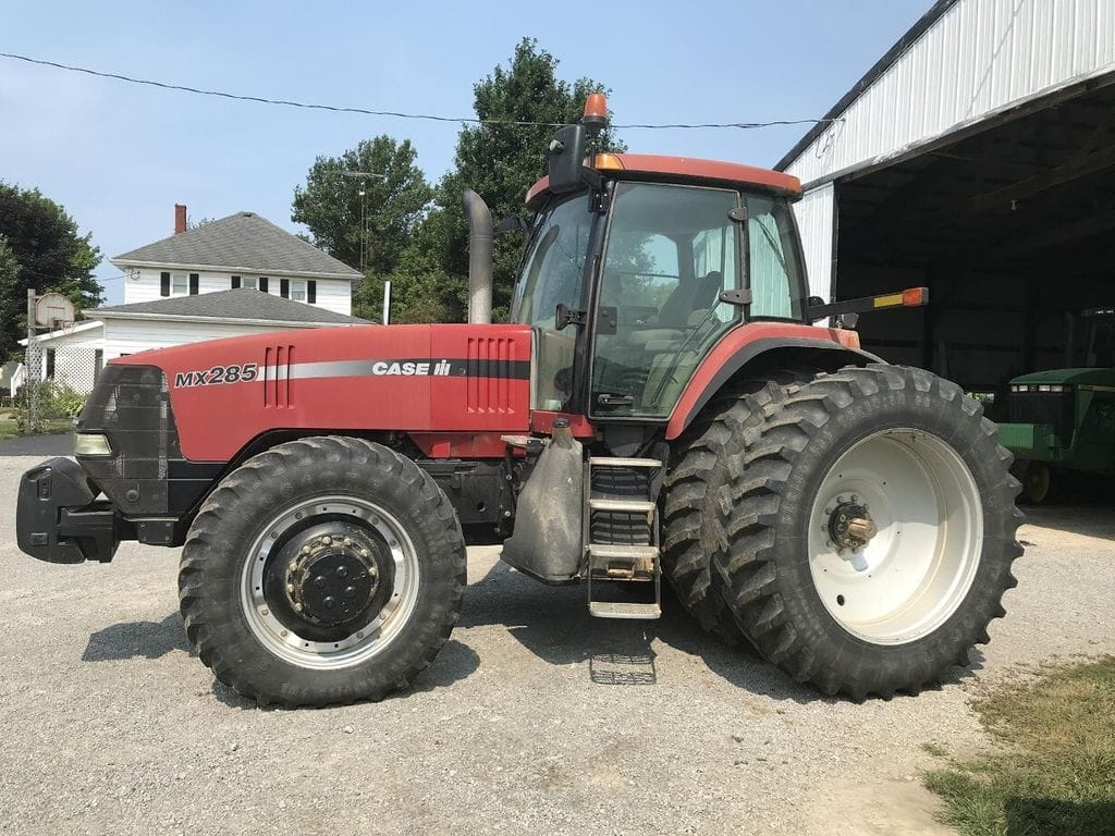 175 - 299 HP Tractors image