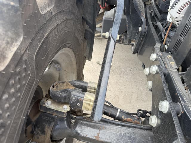 Image of Case IH MXU125 equipment image 3