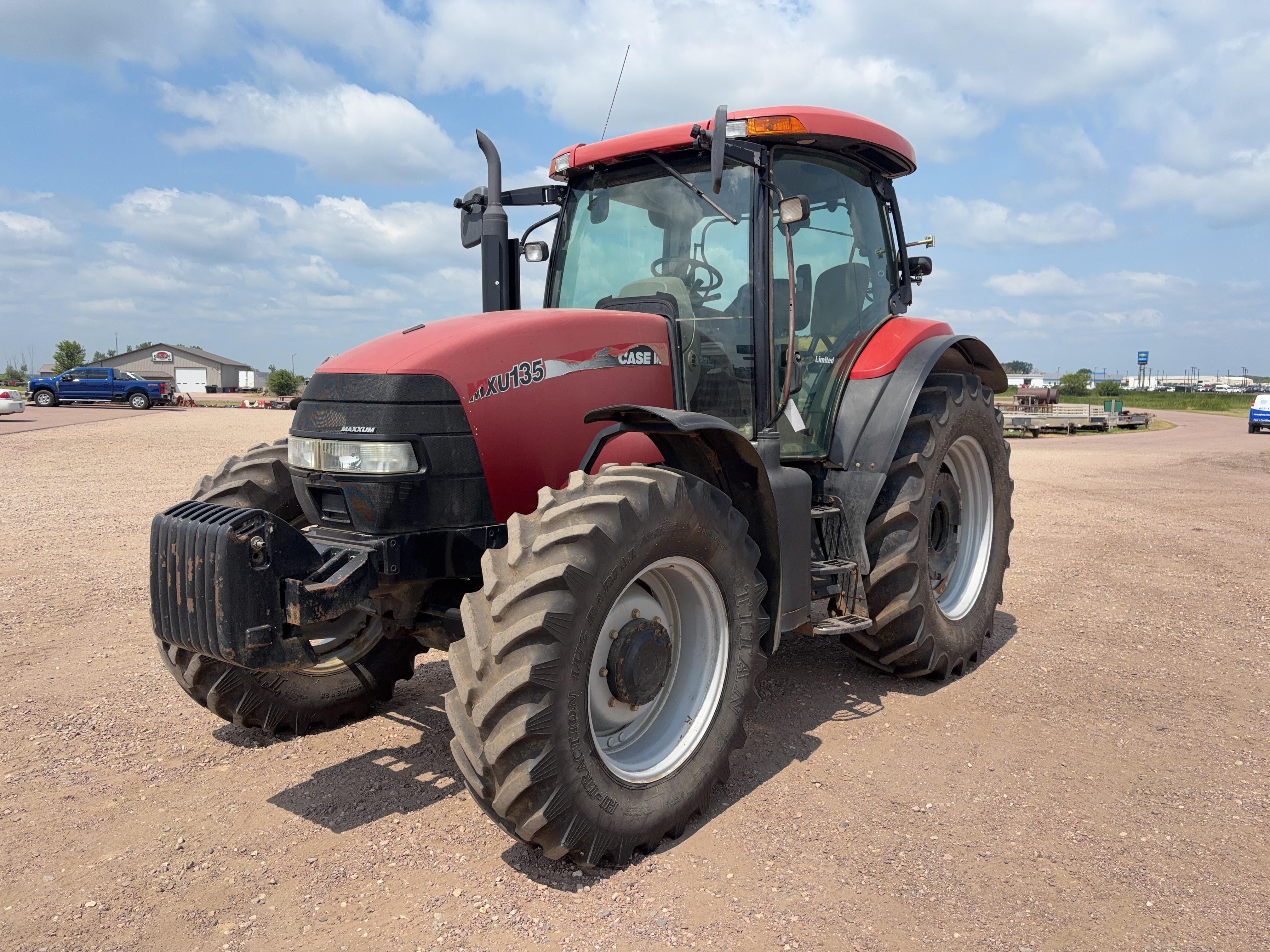 2006 Case IH MXU135 Equipment Image0