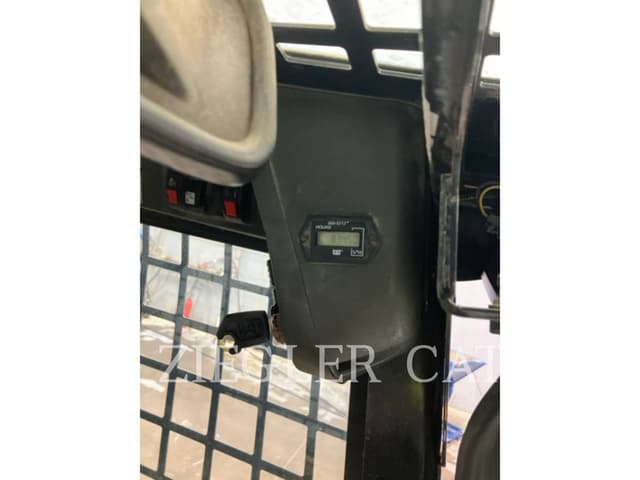 Image of Caterpillar 236B equipment image 4