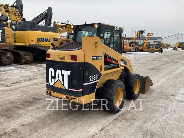 Image of Caterpillar 236B equipment image 2