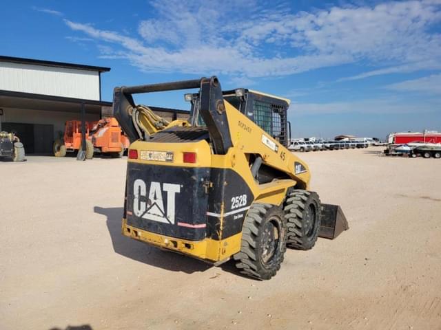 Image of Caterpillar 252B equipment image 4